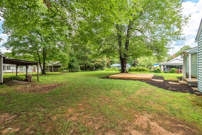 Building Photo - Heart of Mebane!