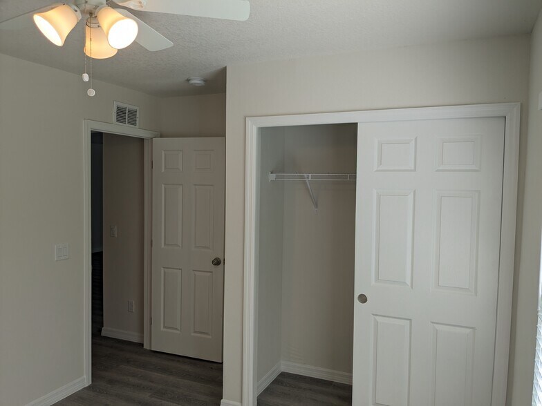 Building Photo - 5837 Babian Rd