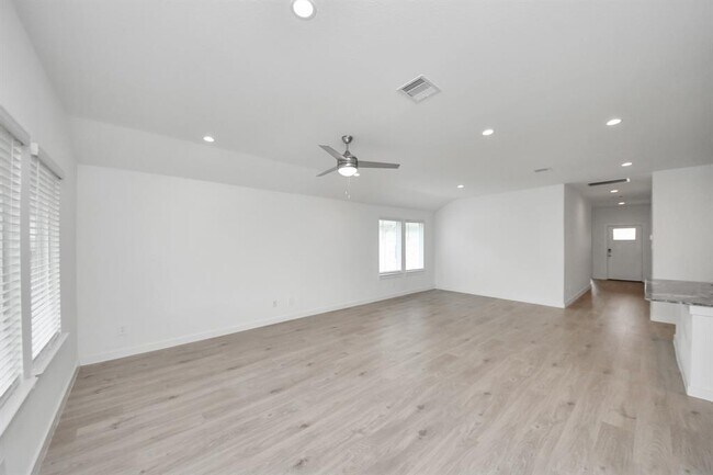 Building Photo - 8034 Tropea Dr