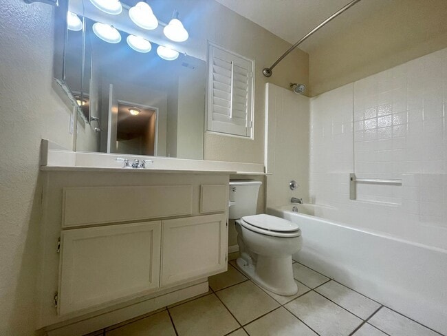Building Photo - COMING SOON! LOVELY 3 Bedroom + Den/ 2 Bath POOL Home In N. La Quinta!