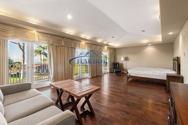 Building Photo - 1504 Vía Margarita