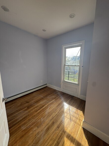 Bedroom 3 - 138 Jewett St