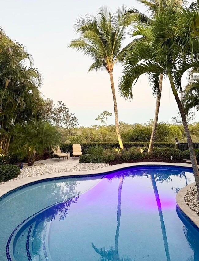 Building Photo - 6700 Fox Hollow Dr