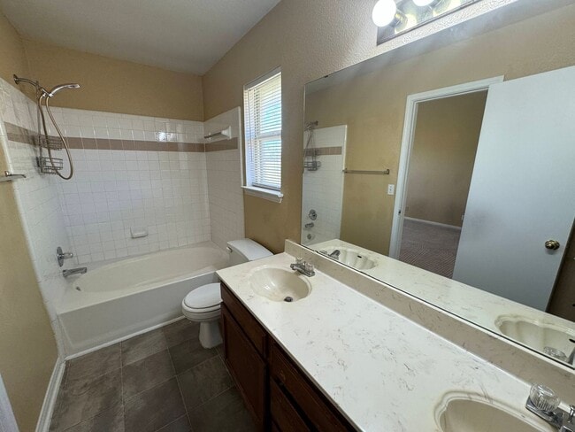 Building Photo - 3509 Christie Dr