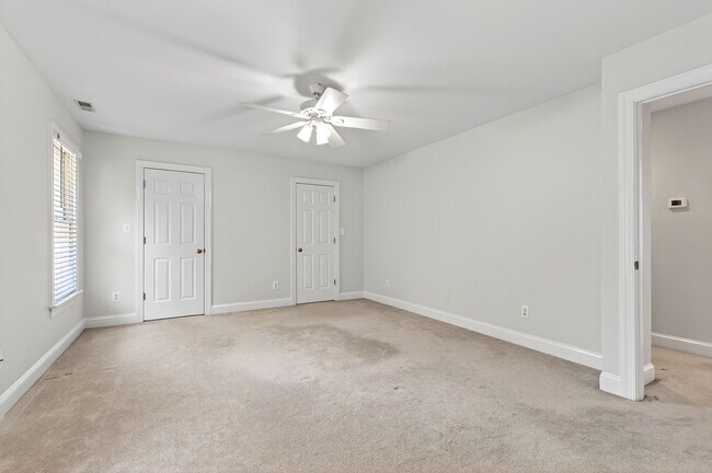 Building Photo - Move-In Ready Gem in Sought-After Dover Ridge!