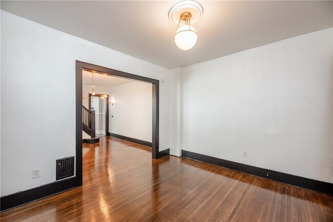 Building Photo - 57 Anthony St