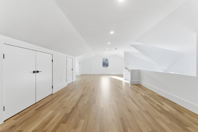 Building Photo - 82 Louise Rd