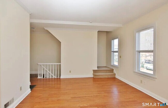 Building Photo - 16 Haviland St