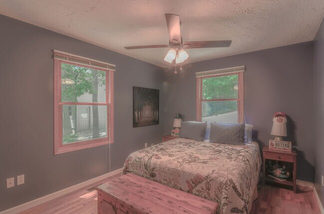 Building Photo - 610 Hickory Point Dr