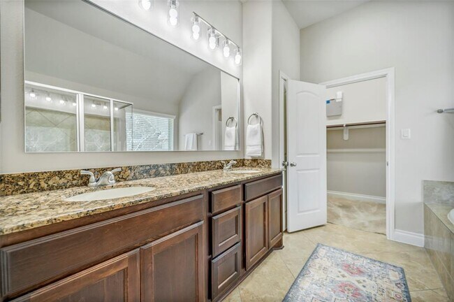 Building Photo - 17638 Cleeves Dr