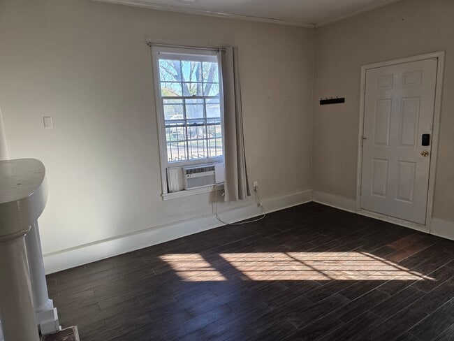 Building Photo - 2529 Napier Ave