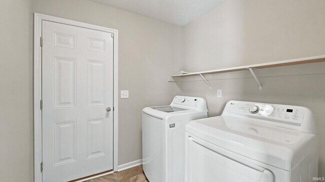 Building Photo - 422 Heyford Ct