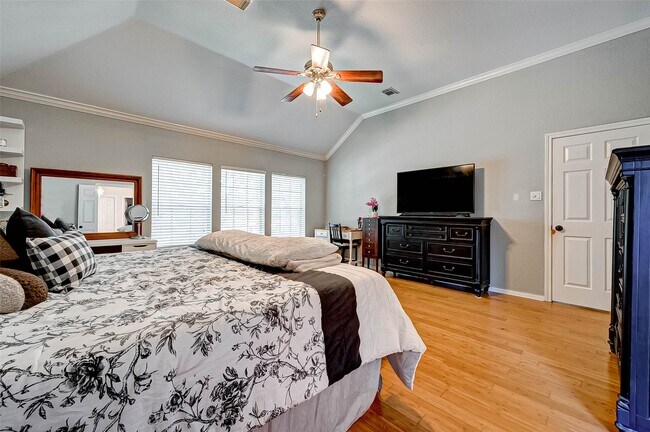 Building Photo - 14 Bradford Cir