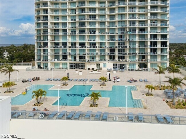 Building Photo - 3000 Oasis Way