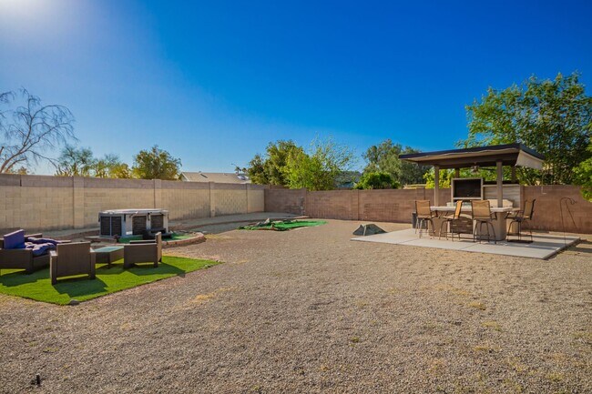 Building Photo - 2321 E Enid Cir