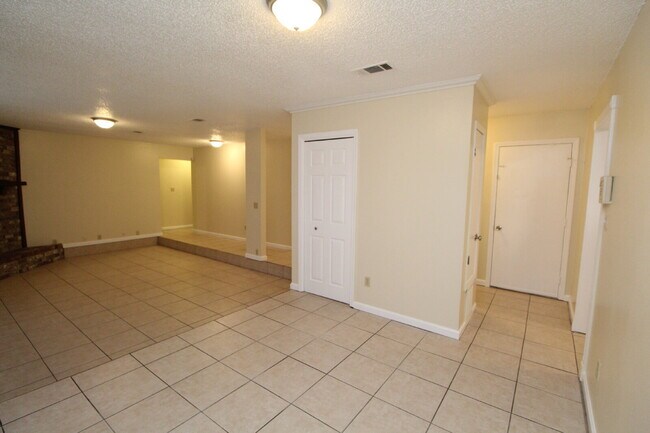 Building Photo - Bay Meadows 3BR Home Near NAS Pensacola with Granite Kitchen & Fenced Backyard