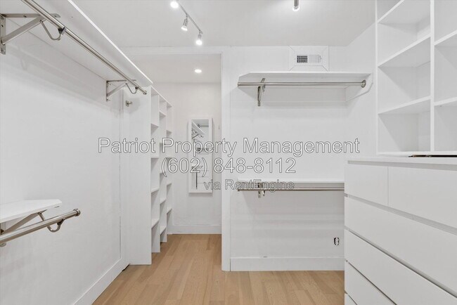 Building Photo - 8515 N 13th Pl