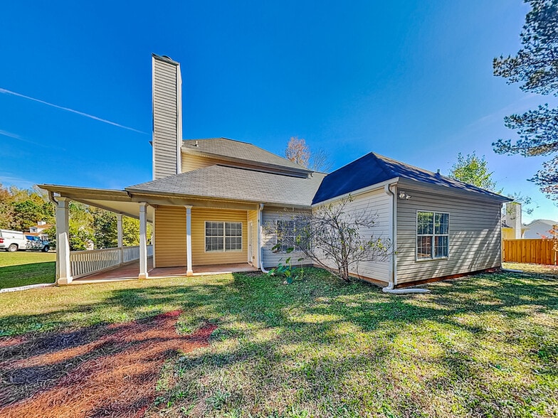 Building Photo - 217 Autumn Ridge Dr