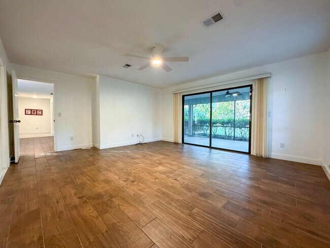 Building Photo - Pet Friendly 3BR/2BA House in Desirable Turkey Creek