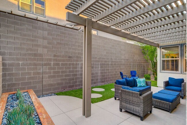 Building Photo - Luxury Fully Furnished Designer Home in Inspirada!