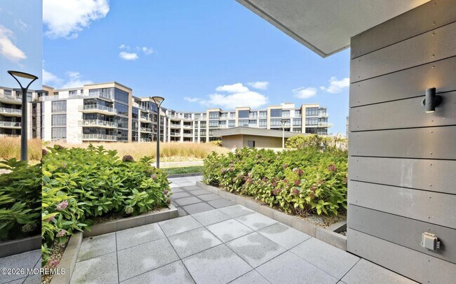 Building Photo - 15 Morris Ave