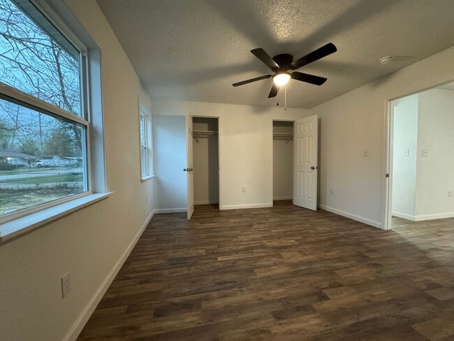 Building Photo - Rent to Own this beautiful 4 Bedroom 2 Ful...