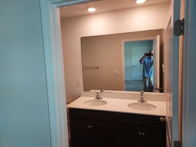 Building Photo - 120 Clear Creek Ln