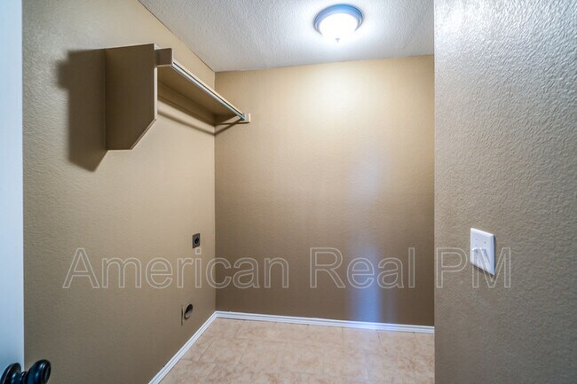 Building Photo - 2501 Tar Heel Dr