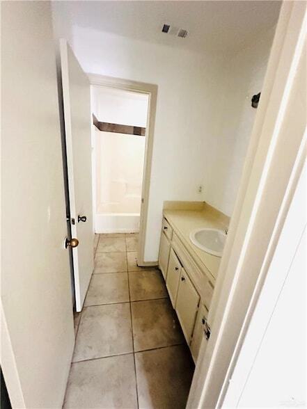 Building Photo - 2804 Gumwood Ave W