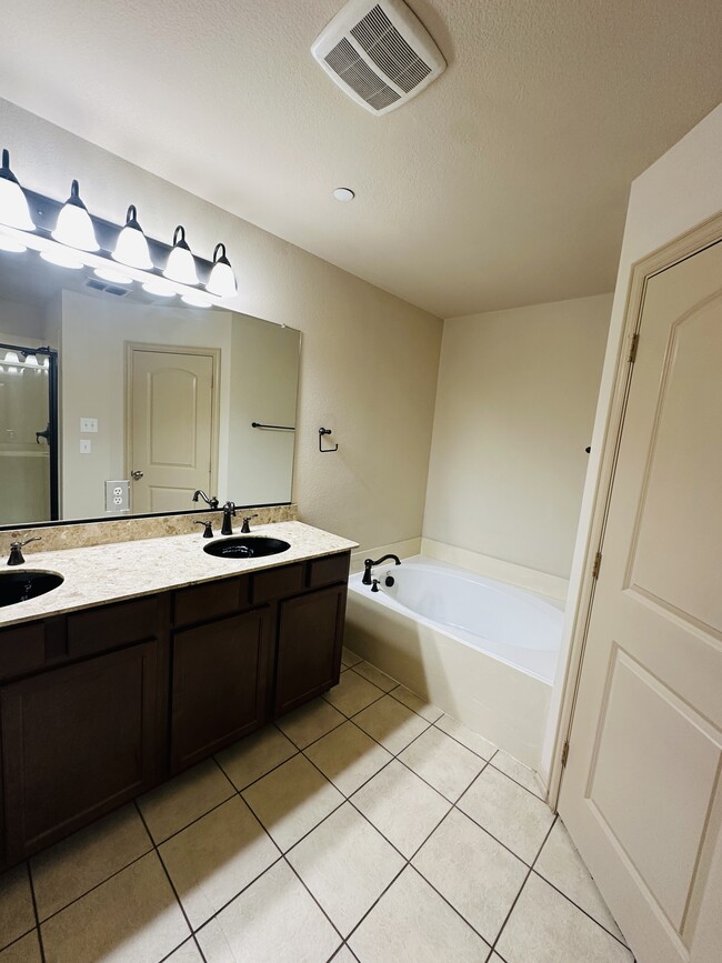 Building Photo - 2249 Salado Dr