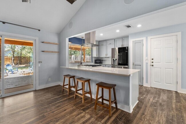 Building Photo - 7404 Lunar Dr