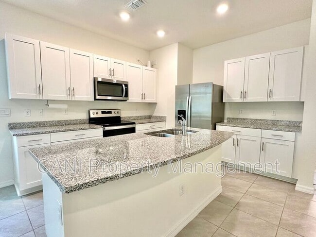 Building Photo - 230 Reena Dr