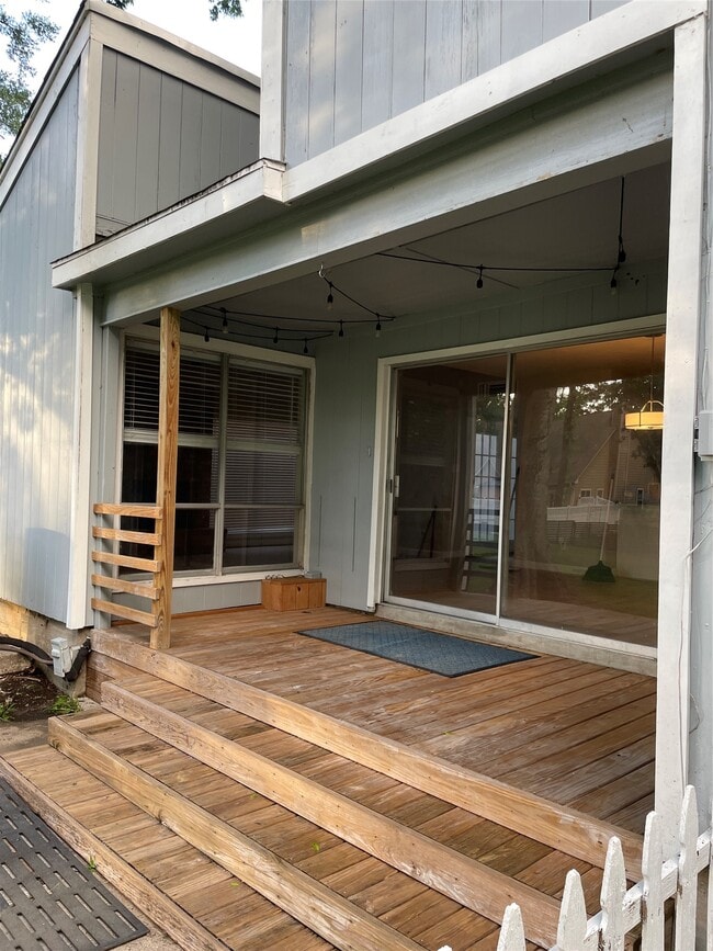 Building Photo - 12841 Orion Ct