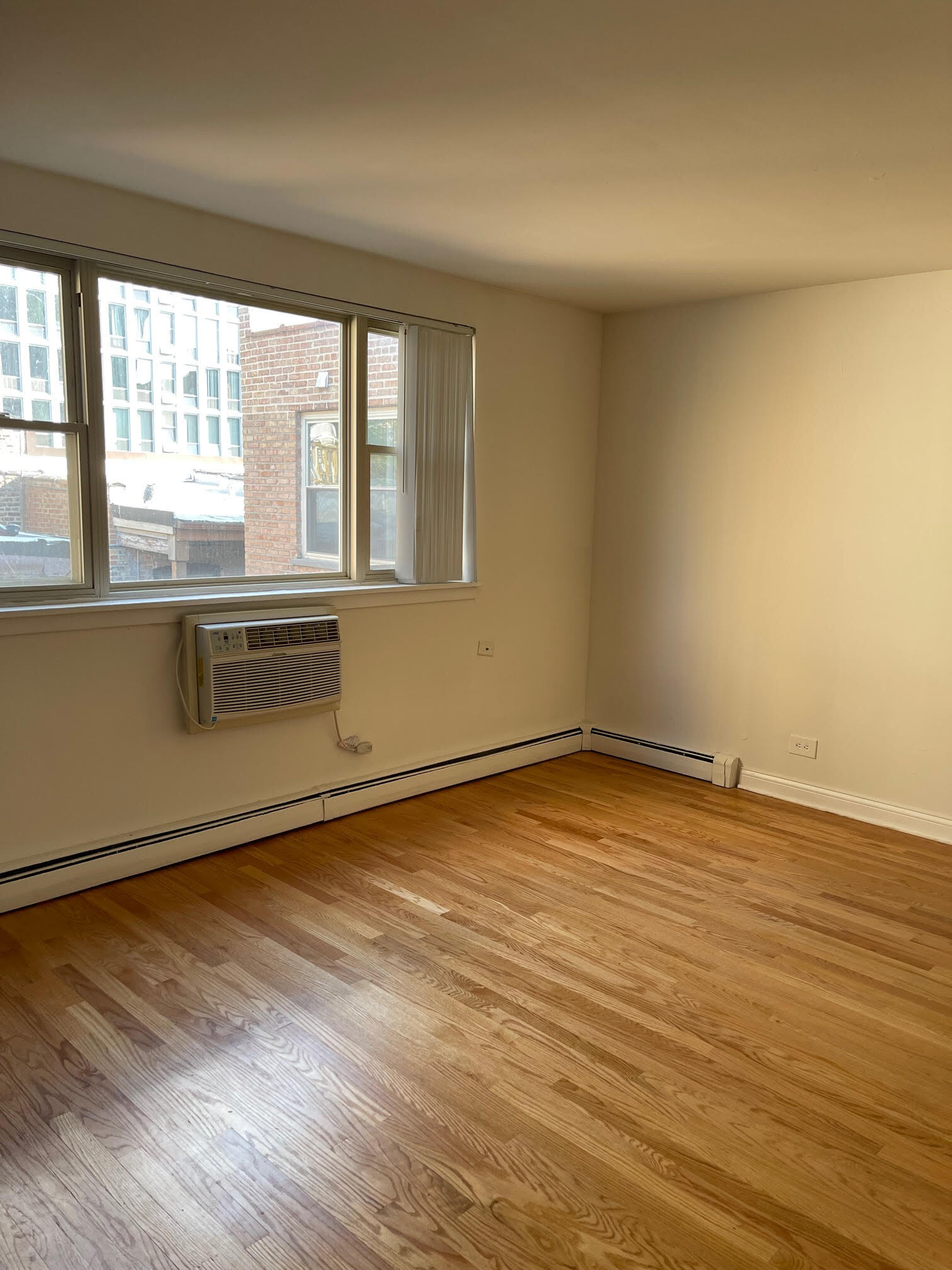 Building Photo - 3710 N Pine Grove Ave
