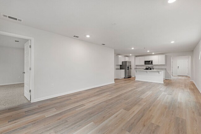 Building Photo - Beautiful 3BR Home with Privacy-Fenced Backyard in The Woodlands