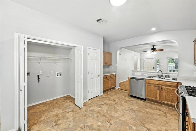Building Photo - 1049 King Cotton Ln