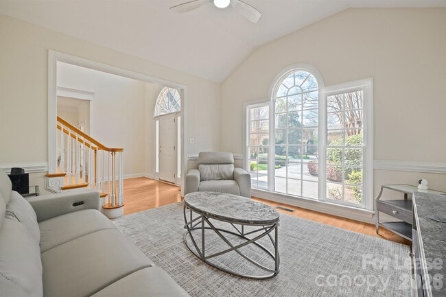 Building Photo - 12004 Camargo Ct