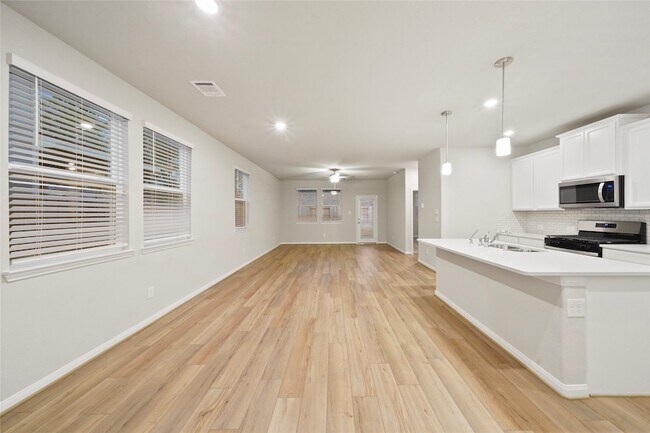 Building Photo - 18516 Amber Pine Ct