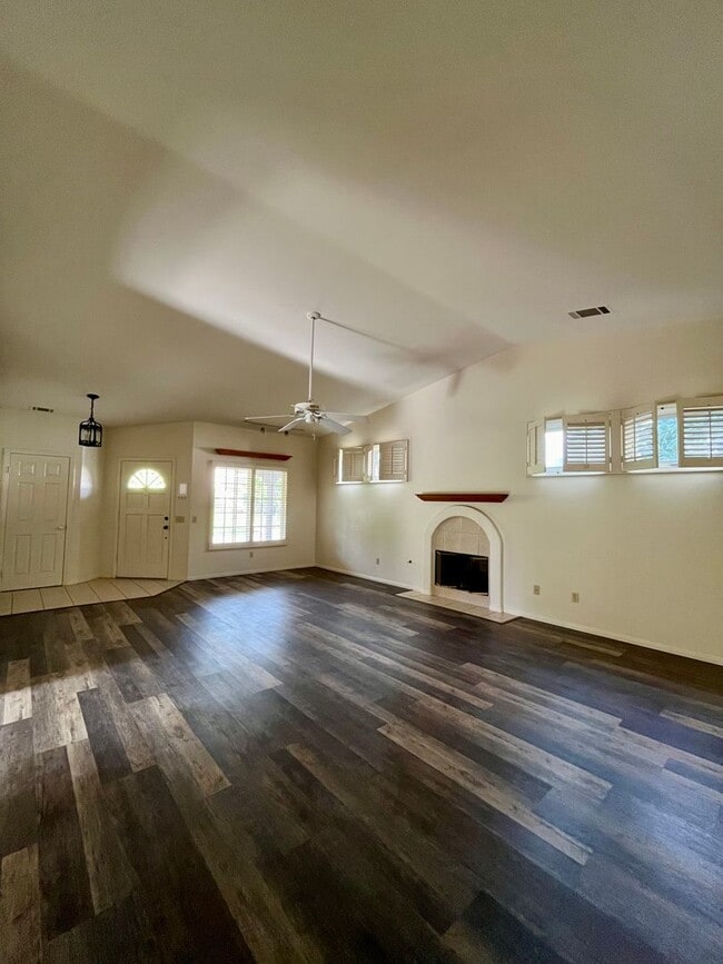 Building Photo - 153 Las Flores Dr