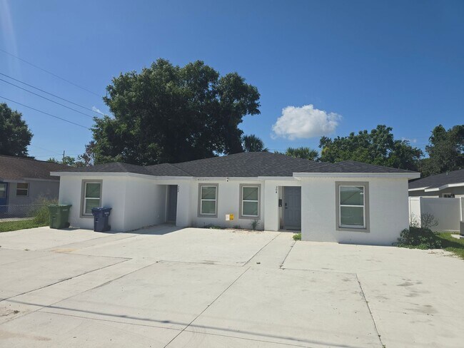 Building Photo - 302-304 Ave P NW