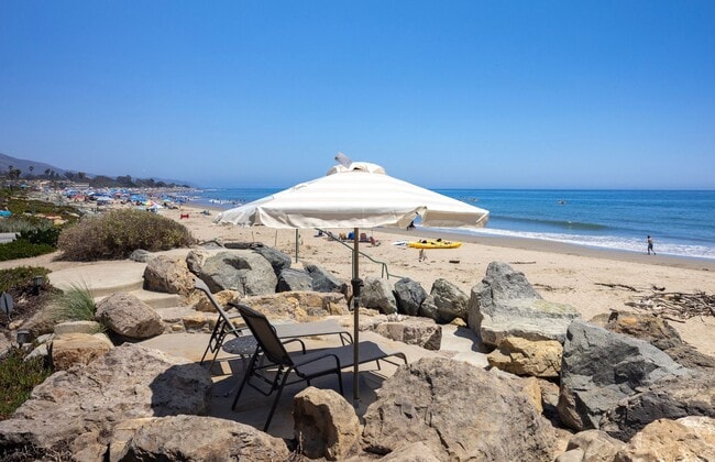 Building Photo - Introducing the Private Beach House in Carpinteria, CA!