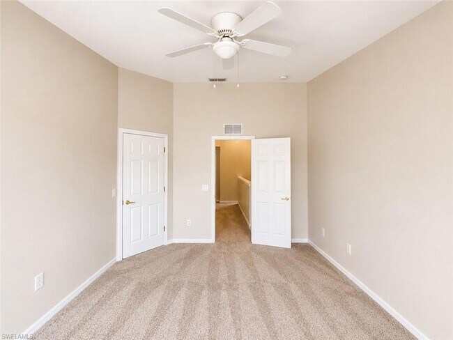 Building Photo - 912 Hampton Cir