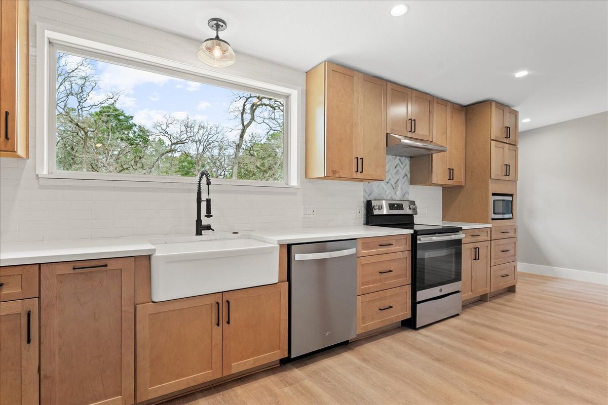 Building Photo - 533 Pine Canyon Dr