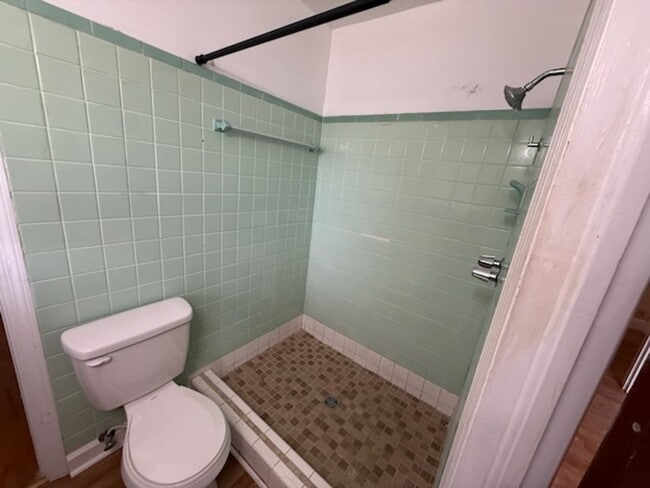 Building Photo - 1235 Evergreen Avenue