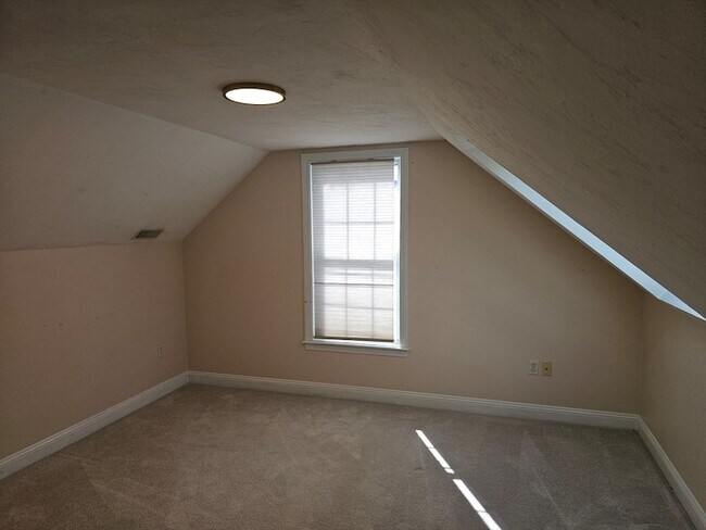 Building Photo - 202 Falls Blvd