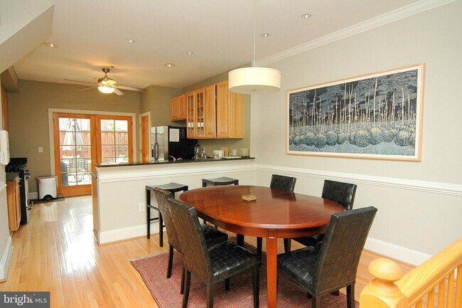 Building Photo - 706 S Bond St