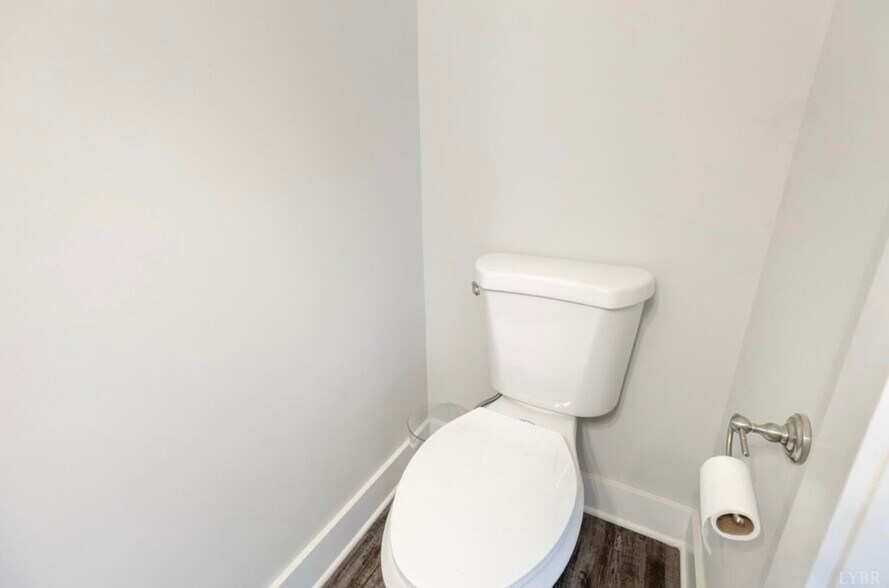 Building Photo - 64 Allwell Rd