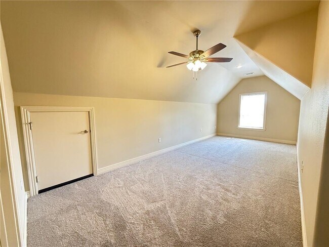 Building Photo - 609 N Tournament Dr