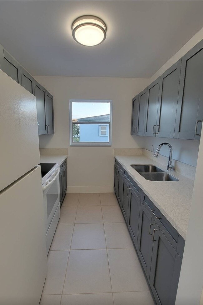 Building Photo - 2311 NW 14th St