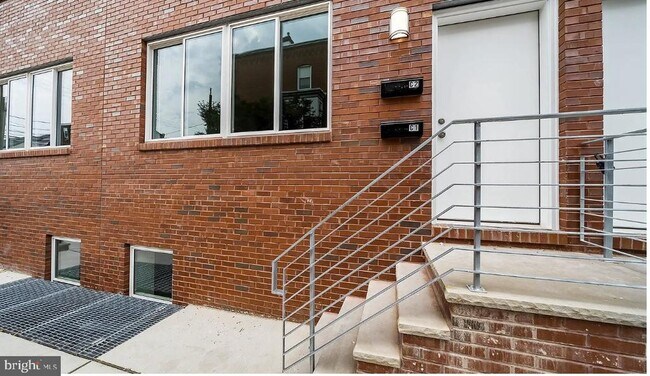 Building Photo - 300 Budd St